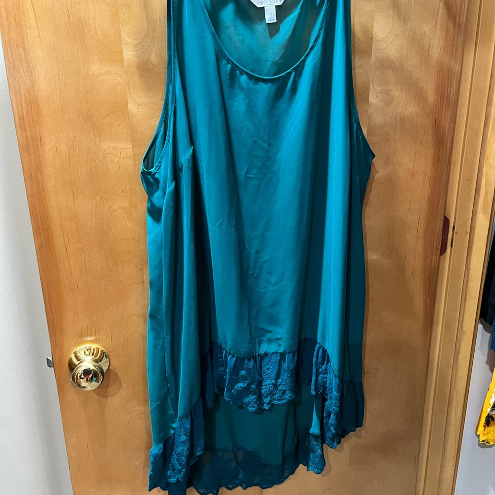 Boutique Women’s Plus Size 1X Sheer High Low Extra Long Tank Teal Color Lace